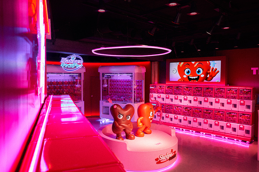 Tinder and Wieden+Kennedy Tokyo turn dating into a game at SwipeCenter